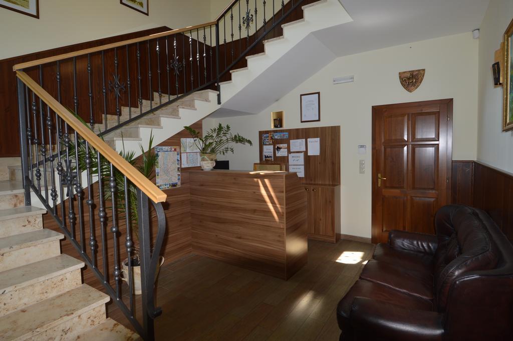 Bed and Breakfast Piroska Csárda és Panzió Siófok Esterno foto