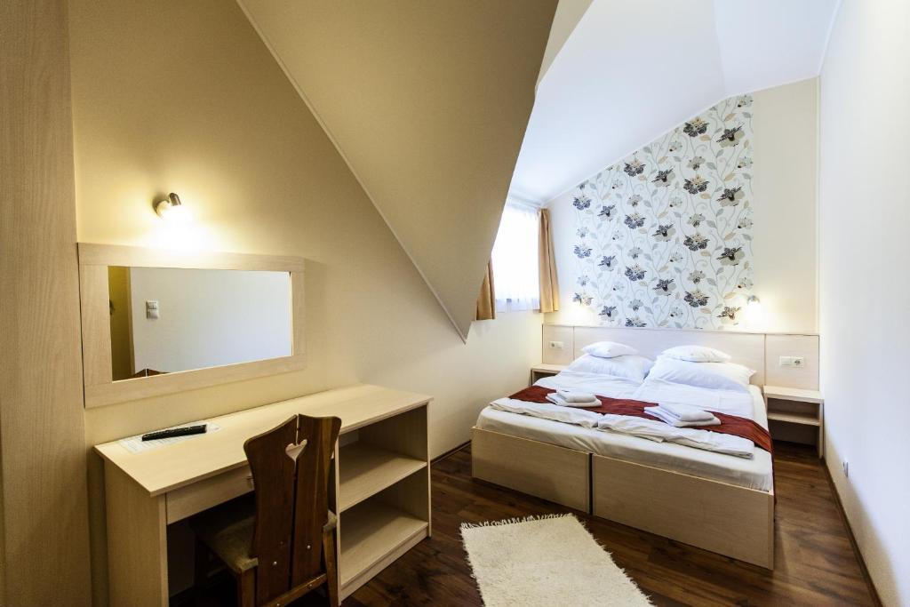 Bed and Breakfast Piroska Csárda és Panzió Siófok Esterno foto