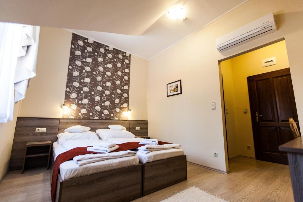 Bed and Breakfast Piroska Csárda és Panzió Siófok Camera foto